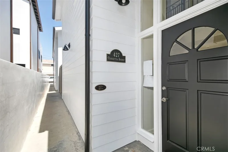427 Poinsettia Avenue 1/2, Corona Del Mar, CA 92625