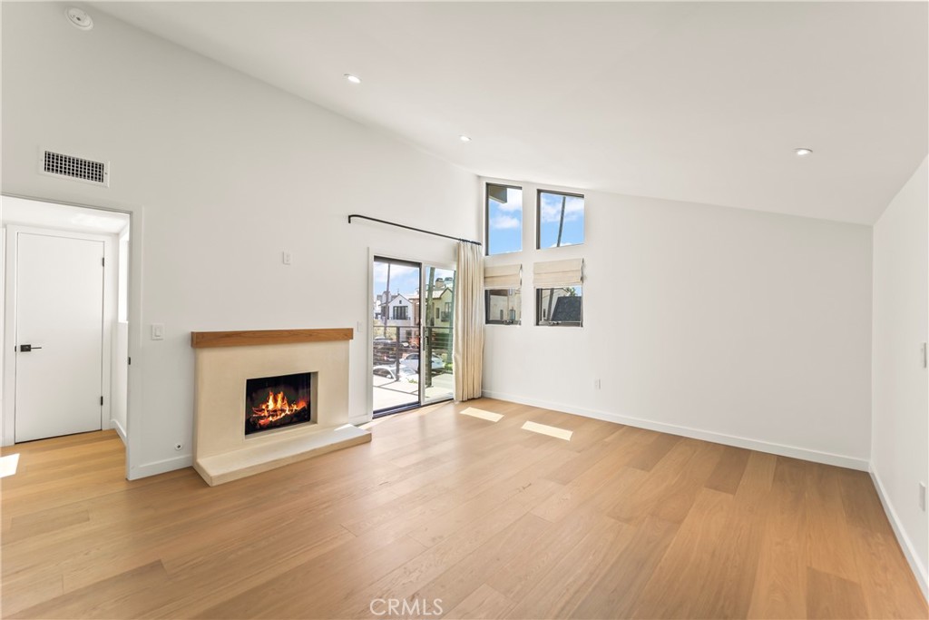 Primary Bedroom with Fireplace - 429 Goldenrod, Corona Del Mar CA 92625 - photo 15