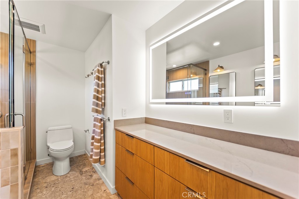 Primary Bathroom Built In Vanity & Mirror - 429 Goldenrod, Corona Del Mar CA 92625 - photo 16