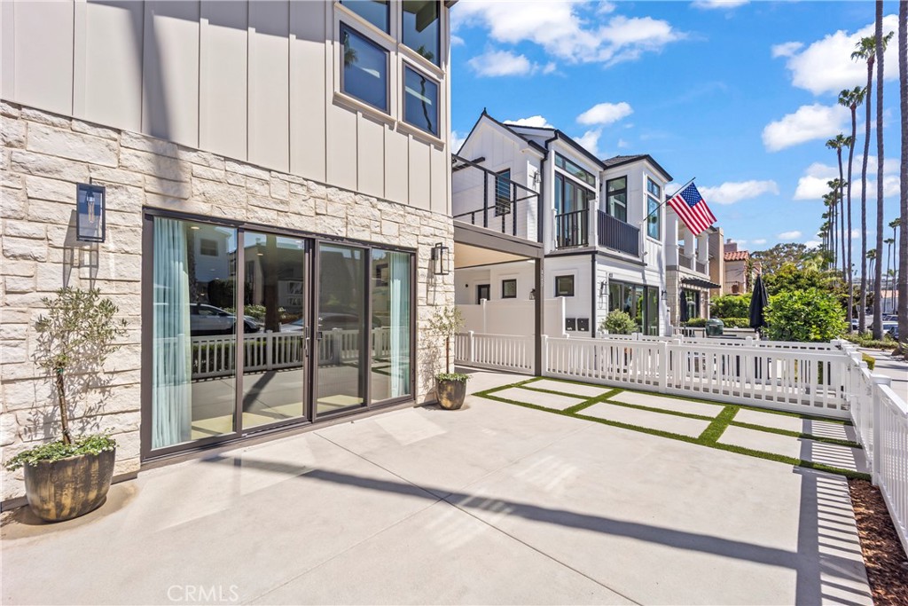 Front Patio - 429 Goldenrod, Corona Del Mar CA 92625 - photo 19