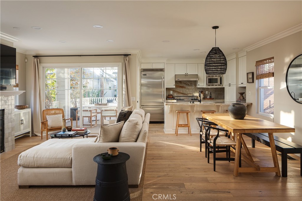 433 1/2 Acacia, Corona Del Mar CA 92625 - photo 1