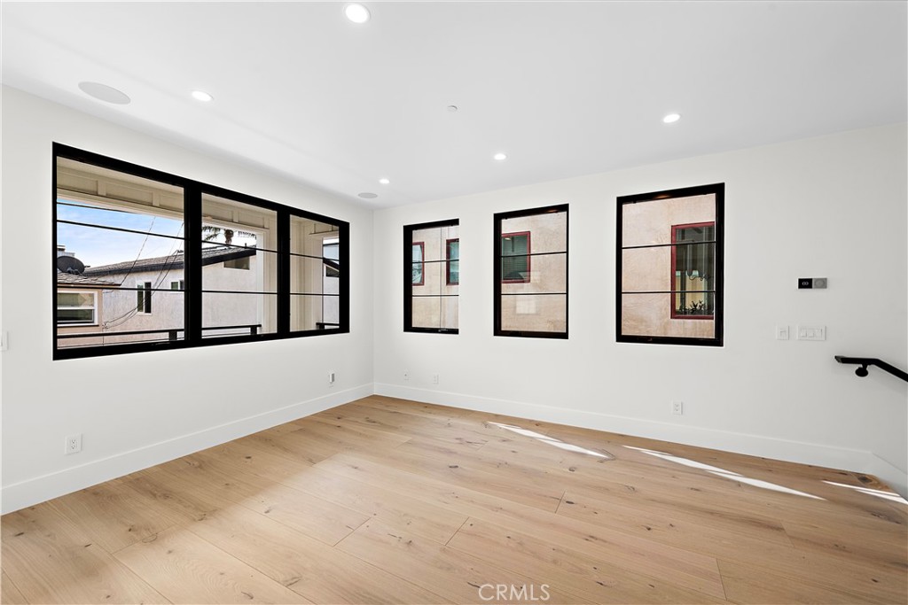434 1/2 Goldenrod Avenue, Corona Del Mar CA 92625 - photo 5