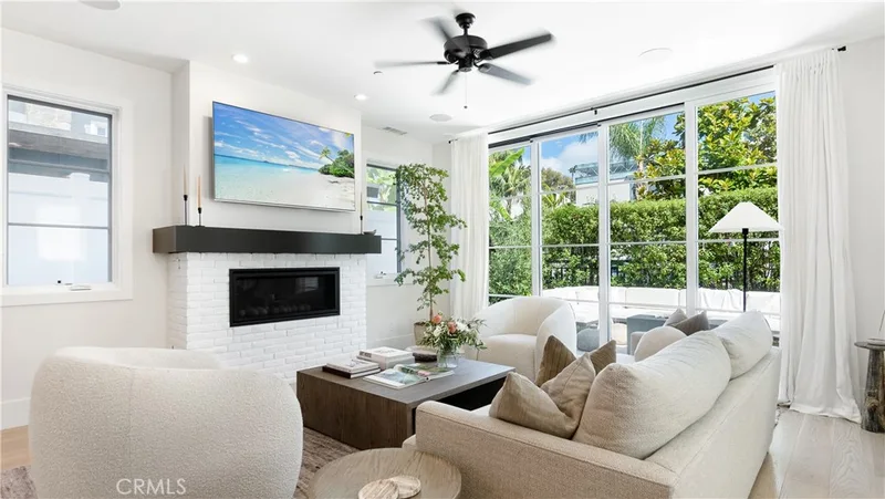 435 Fernleaf Avenue 1, Corona Del Mar, CA 92625