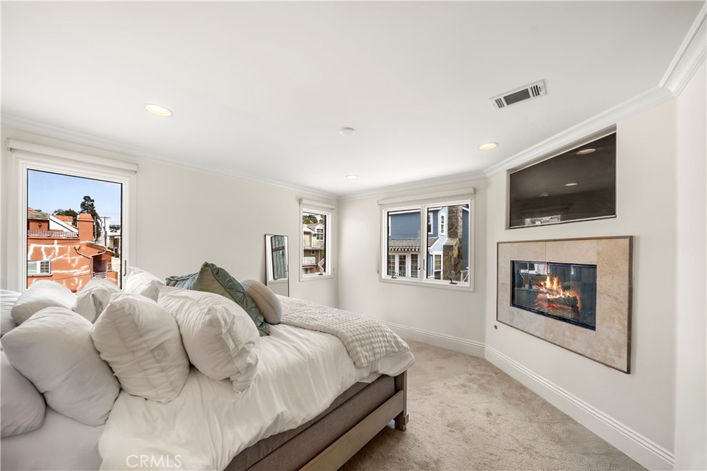 438.5 Dahlia, Corona Del Mar CA 92625 - photo 2