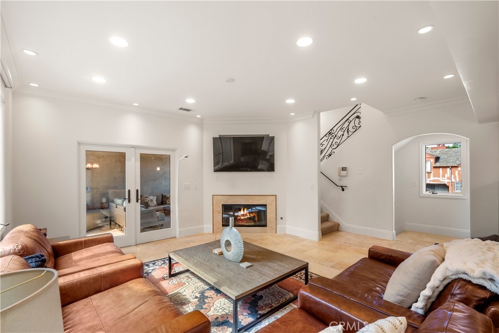 438.5 Dahlia, Corona Del Mar CA 92625 - photo 3