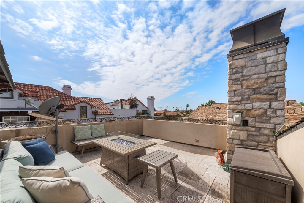 438.5 Dahlia, Corona Del Mar CA 92625 - photo 5