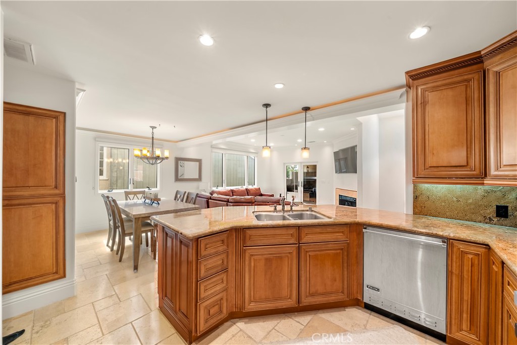 438.5 Dahlia, Corona Del Mar CA 92625 - photo 8