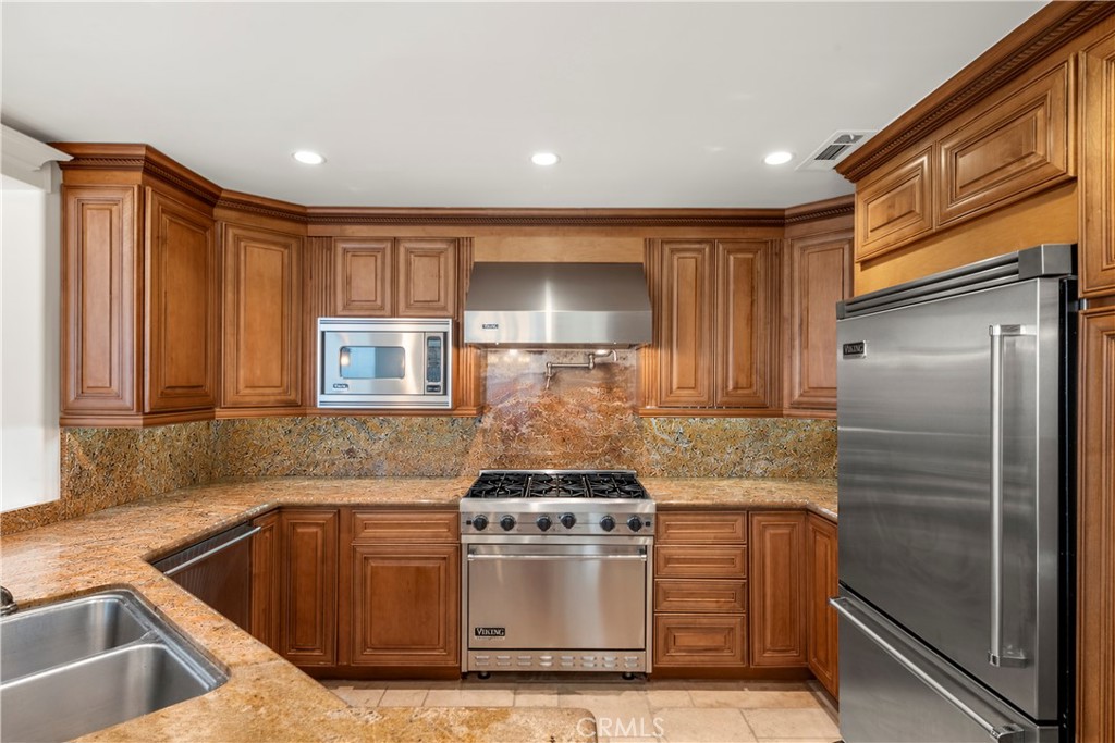 438.5 Dahlia, Corona Del Mar CA 92625 - photo 13