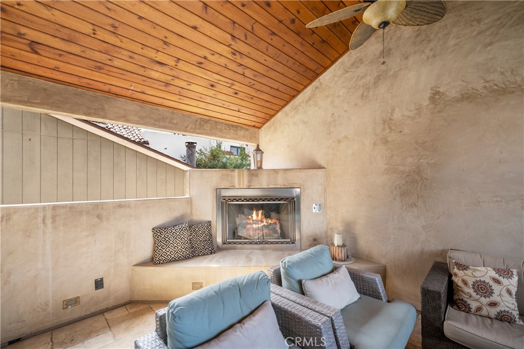 438.5 Dahlia, Corona Del Mar CA 92625 - photo 25