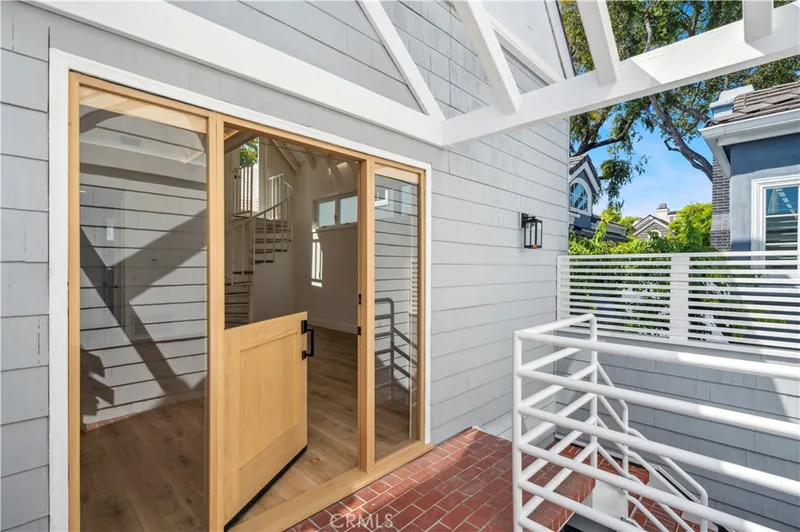 439 1/2 Carnation Avenue, Corona Del Mar, CA 92625