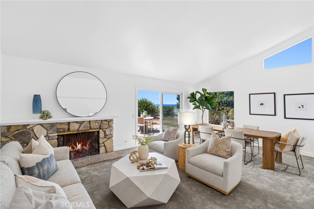 Single-level home to update/remodel or create a fabulous new custom residence. - 4515 Cortland Drive, Corona Del Mar CA 92625 - photo 3