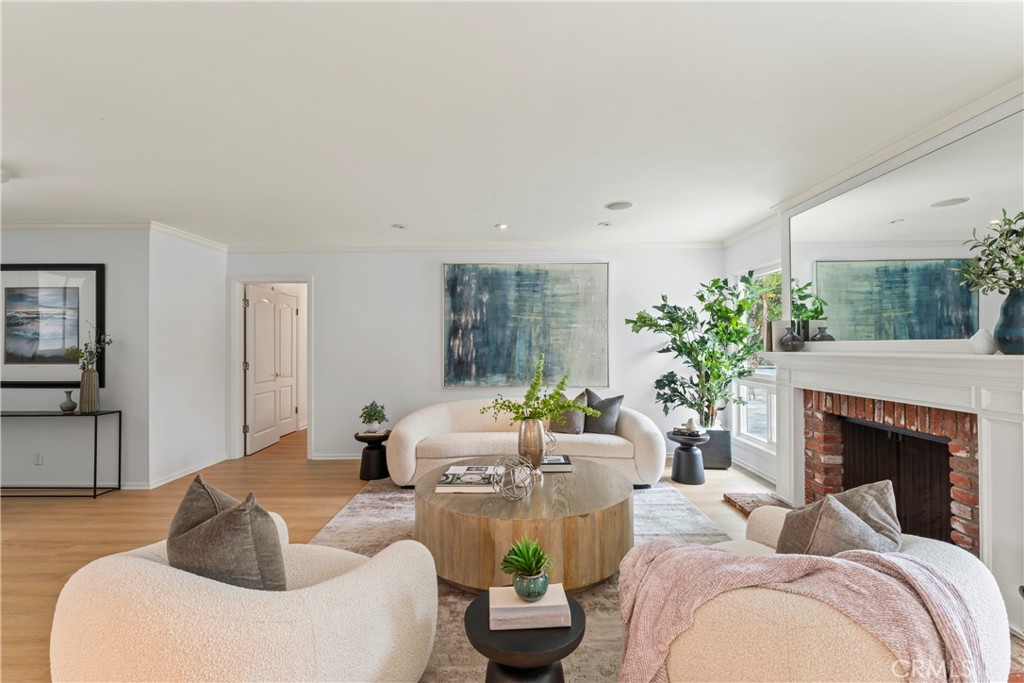 4606 Cortland Dr, Corona Del Mar- Living room - 4606 Cortland Drive, Corona Del Mar CA 92625 - photo 1