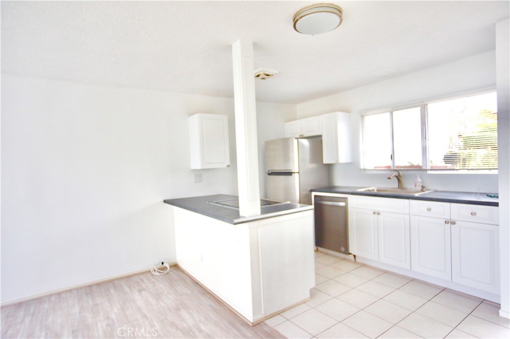 BREAKFAST BAR - 462 Seaward Road, Corona Del Mar CA 92625 - photo 7