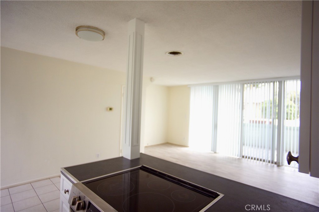 LIVING ROOM WITH OFFICE NOOK - 462 Seaward Road, Corona Del Mar CA 92625 - photo 9