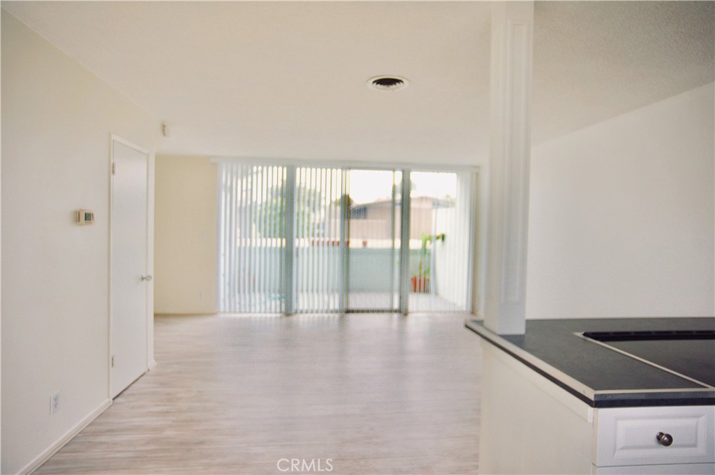 SPACIOUS LIVINGROOM - 462 Seaward Road, Corona Del Mar CA 92625 - photo 10