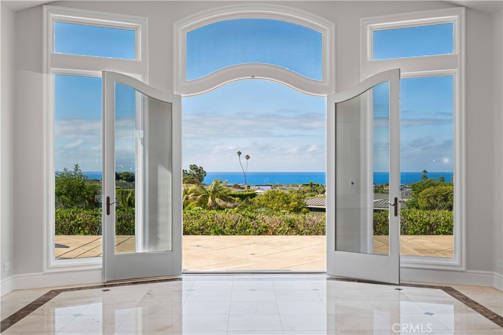 4627 Surrey Drive, Corona Del Mar CA 92625 - photo 1