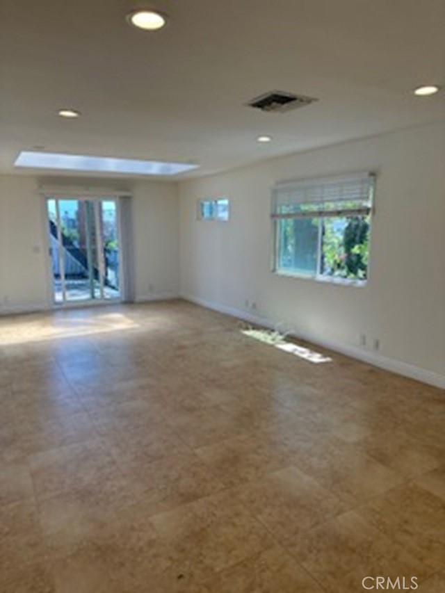 501 1/2 Marguerite, Corona Del Mar CA 92625 - photo 3