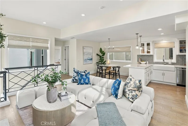 502 Fernleaf Avenue 2, Corona Del Mar