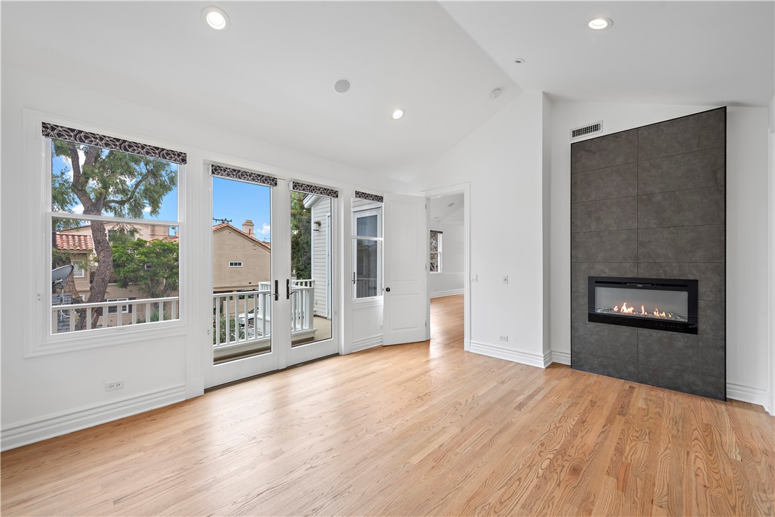 503 1/2 Goldenrod Avenue, Corona Del Mar CA 92625 - photo 9