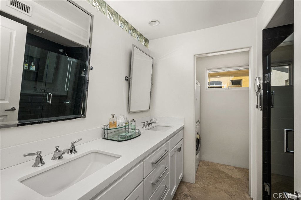 primary dual vanities - 506 1/2 Acacia, Corona Del Mar CA 92625 - photo 23