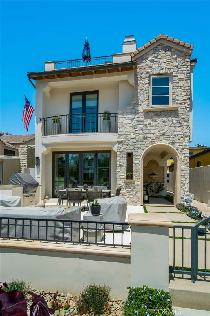 509 Marigold Avenue 1/2, Corona Del Mar, CA 92625