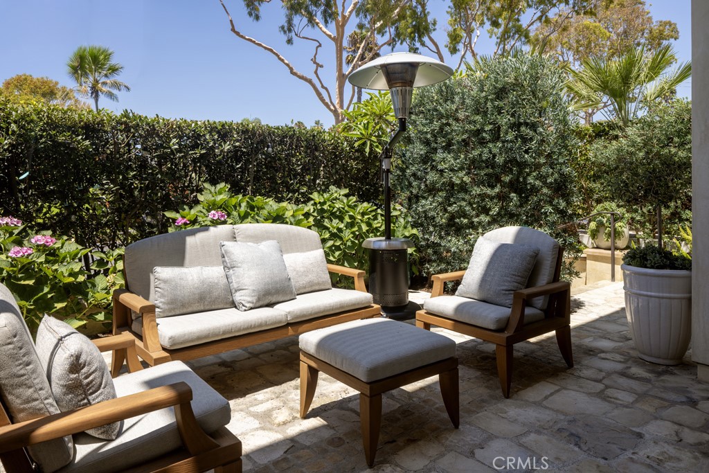 512 Avocado Avenue, Corona Del Mar CA 92625 - photo 2