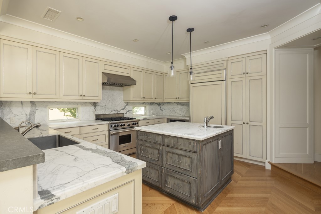 512 Avocado Avenue, Corona Del Mar CA 92625 - photo 6