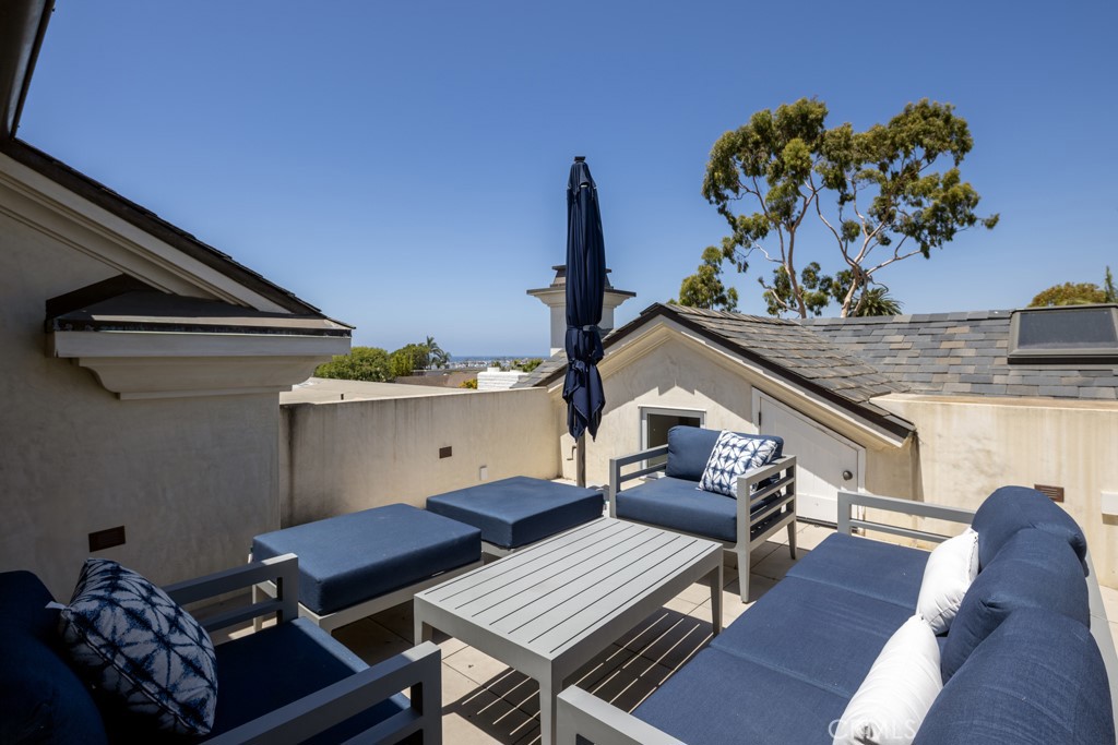 512 Avocado Avenue, Corona Del Mar CA 92625 - photo 16