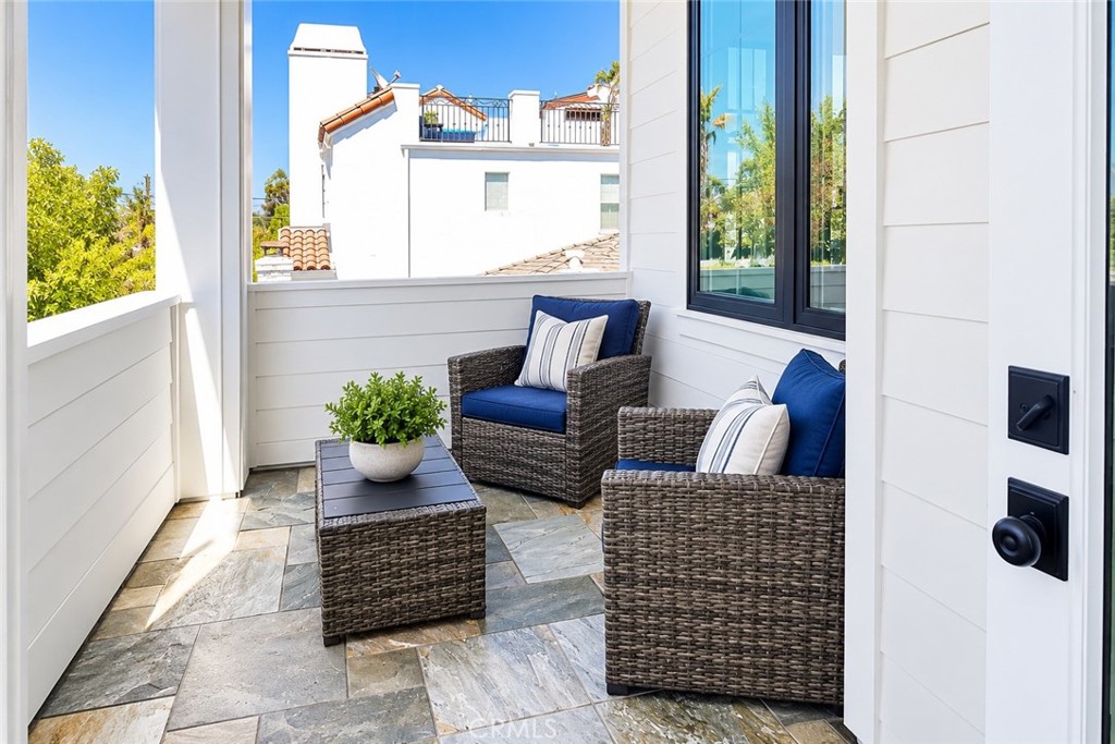 512 Jasmine Avenue, Corona Del Mar CA 92625 - photo 11