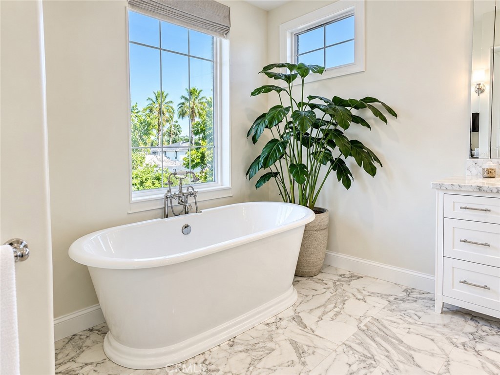 512 Jasmine Avenue, Corona Del Mar CA 92625 - photo 16