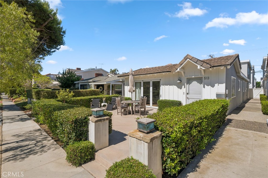 513 1/4 Larkspur, Corona Del Mar CA 92625 - photo 1