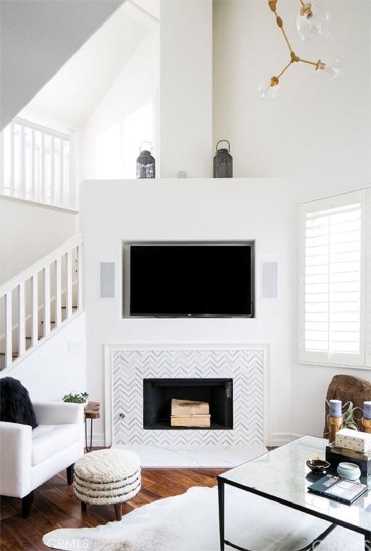 Living Room - Previous staging - 514 1/2 Marguerite Avenue 1/2, Corona Del Mar CA 92625 - photo 1