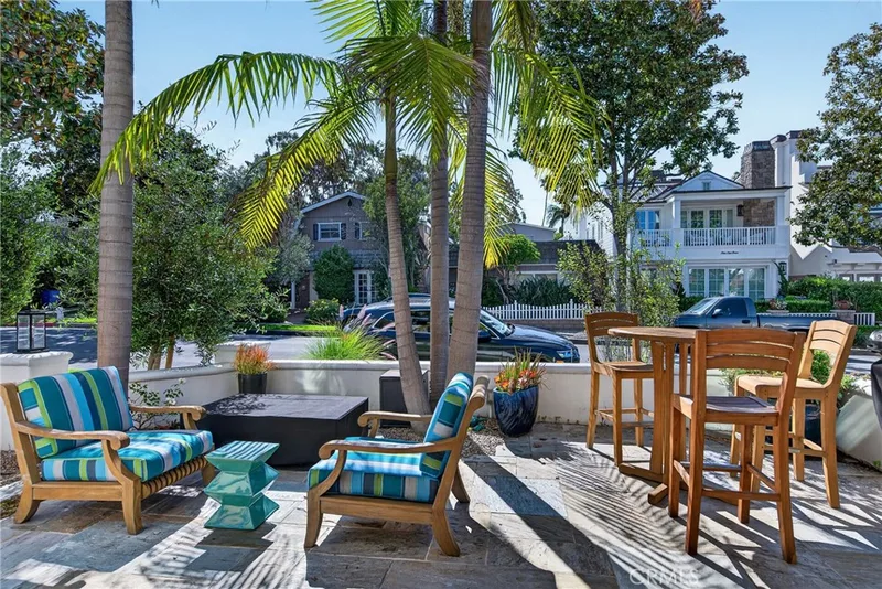 517 Fernleaf, Corona Del Mar, CA 92625