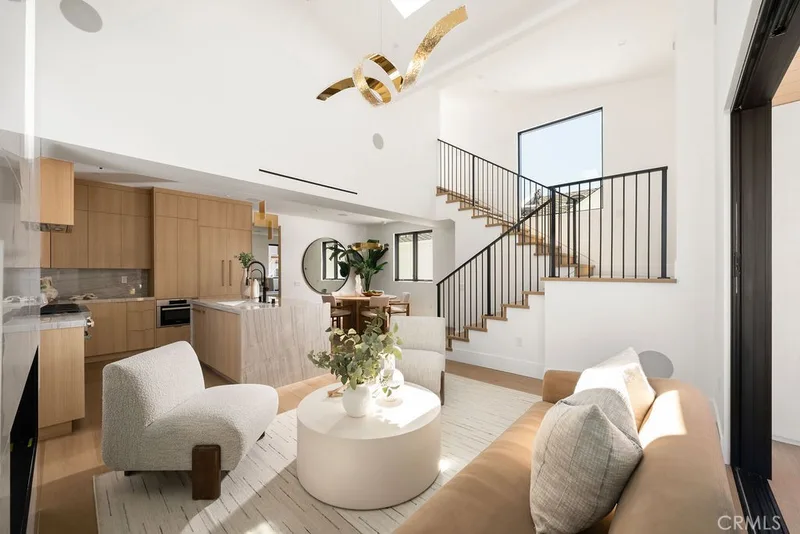 518 Poinsettia Avenue B, Corona Del Mar, CA 92625