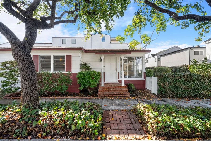 521 1/2 Carnation Avenue, Corona Del Mar, CA 92625