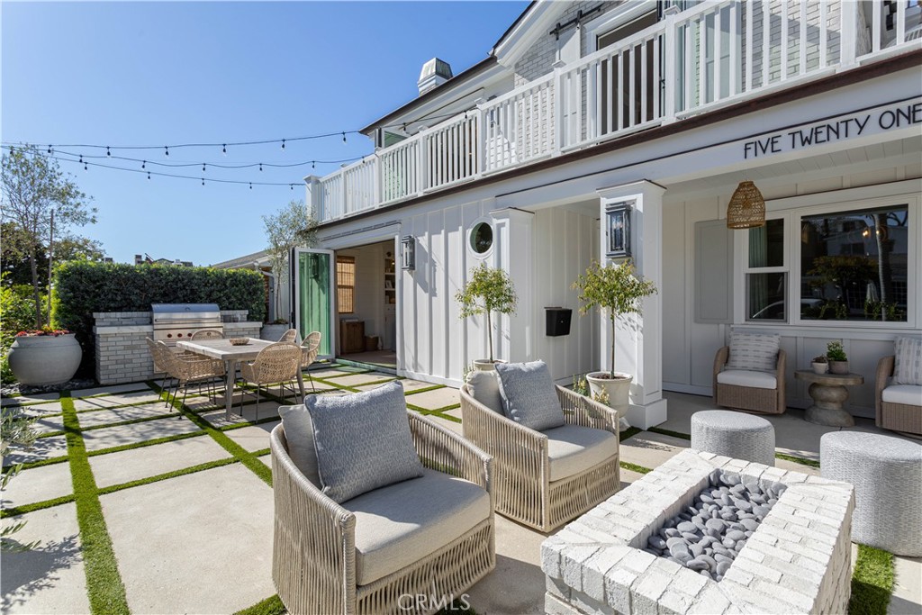 521 Poinsettia Avenue, Corona Del Mar CA 92625 - photo 1