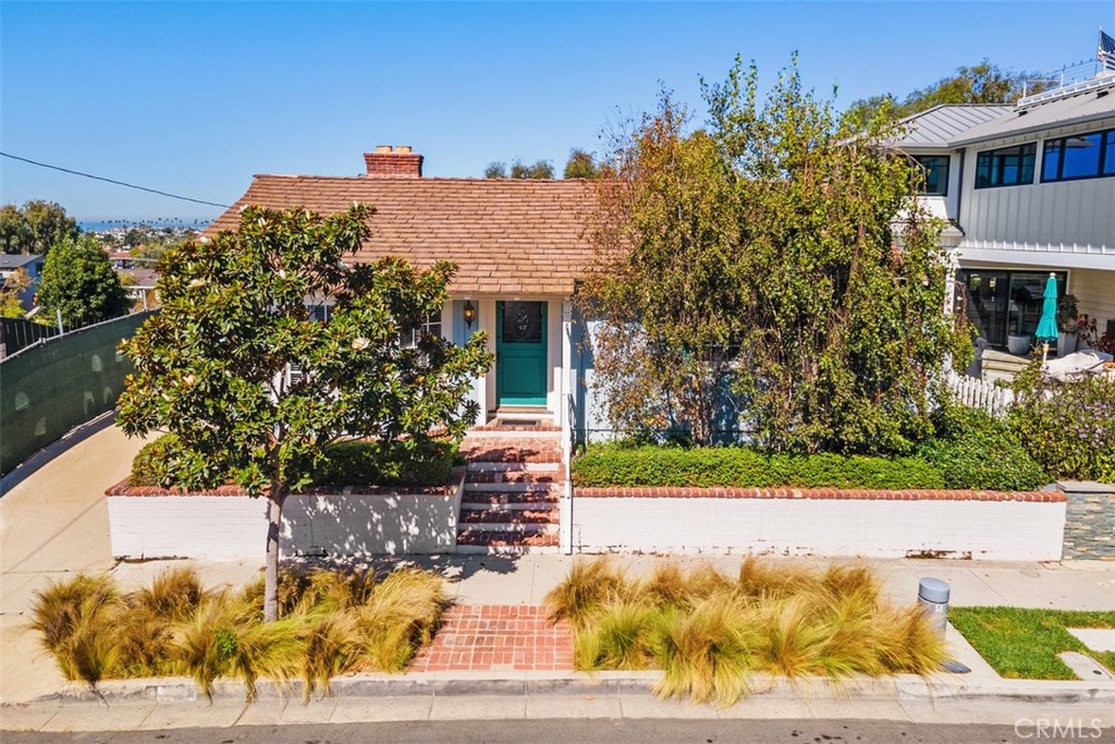 525 Hazel Drive, Corona Del Mar CA 92625 - photo 2