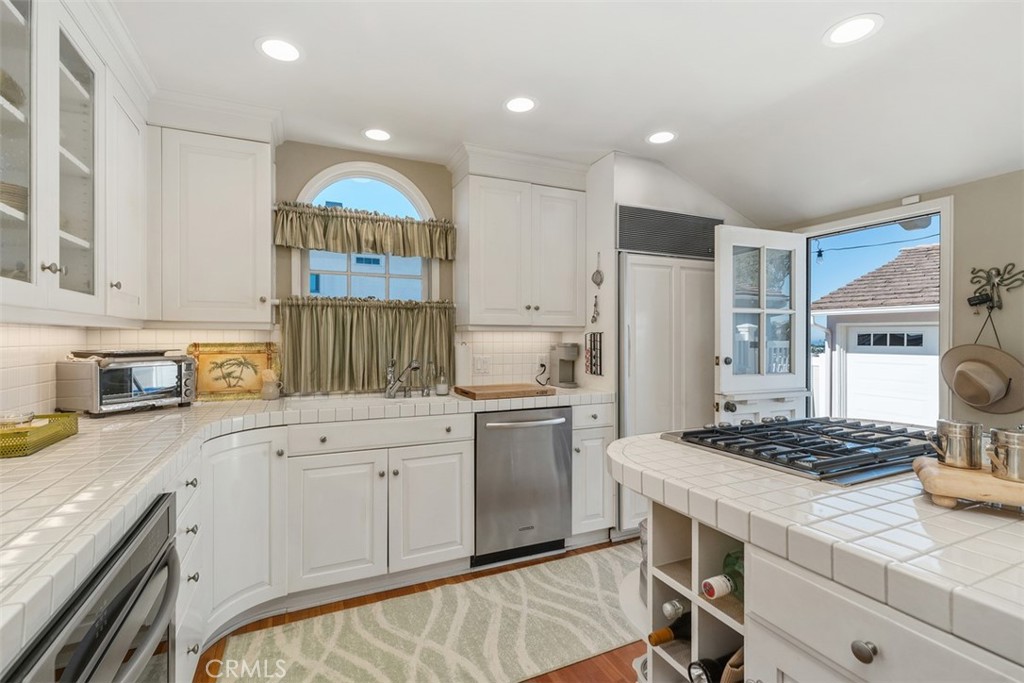 525 Hazel Drive, Corona Del Mar CA 92625 - photo 9