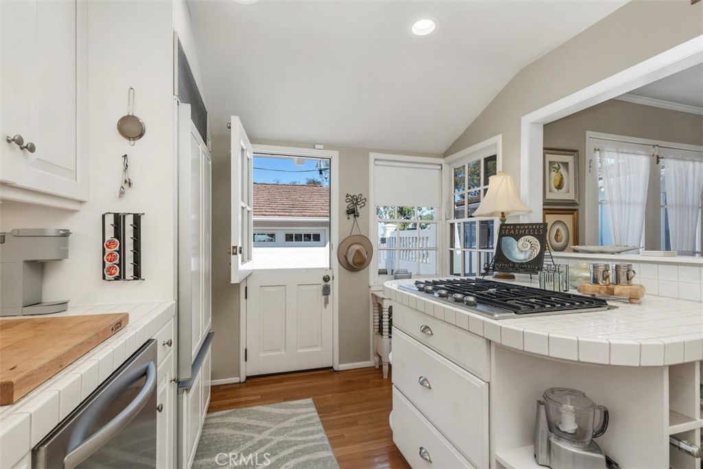 525 Hazel Drive, Corona Del Mar CA 92625 - photo 10