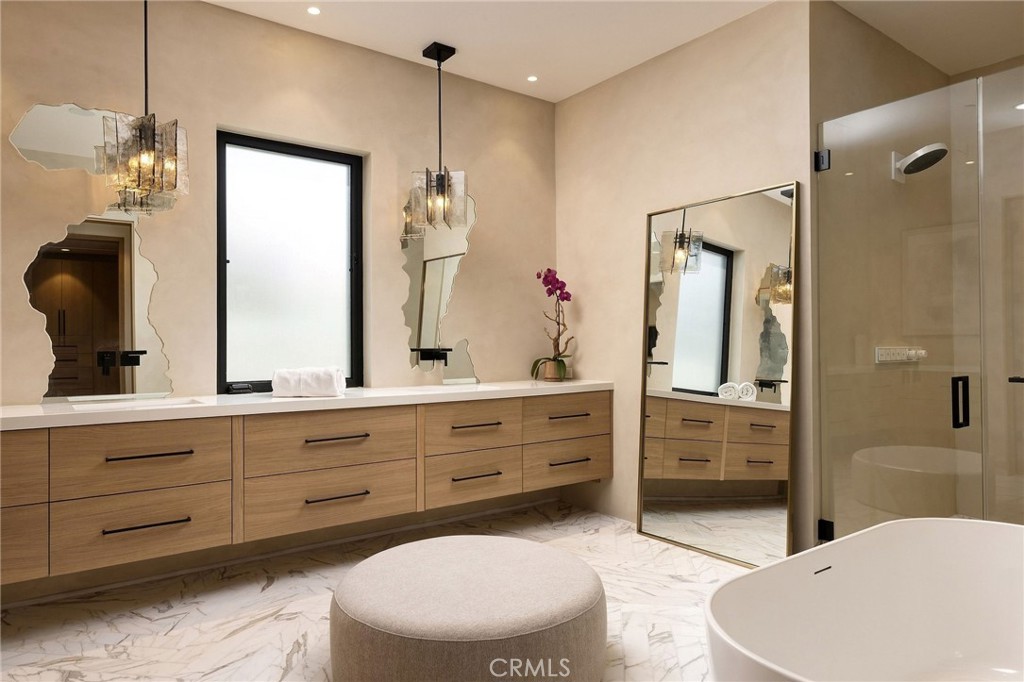 Main Floor Primary Bath - 53 Montecito Drive, Corona Del Mar CA 92625 - photo 57