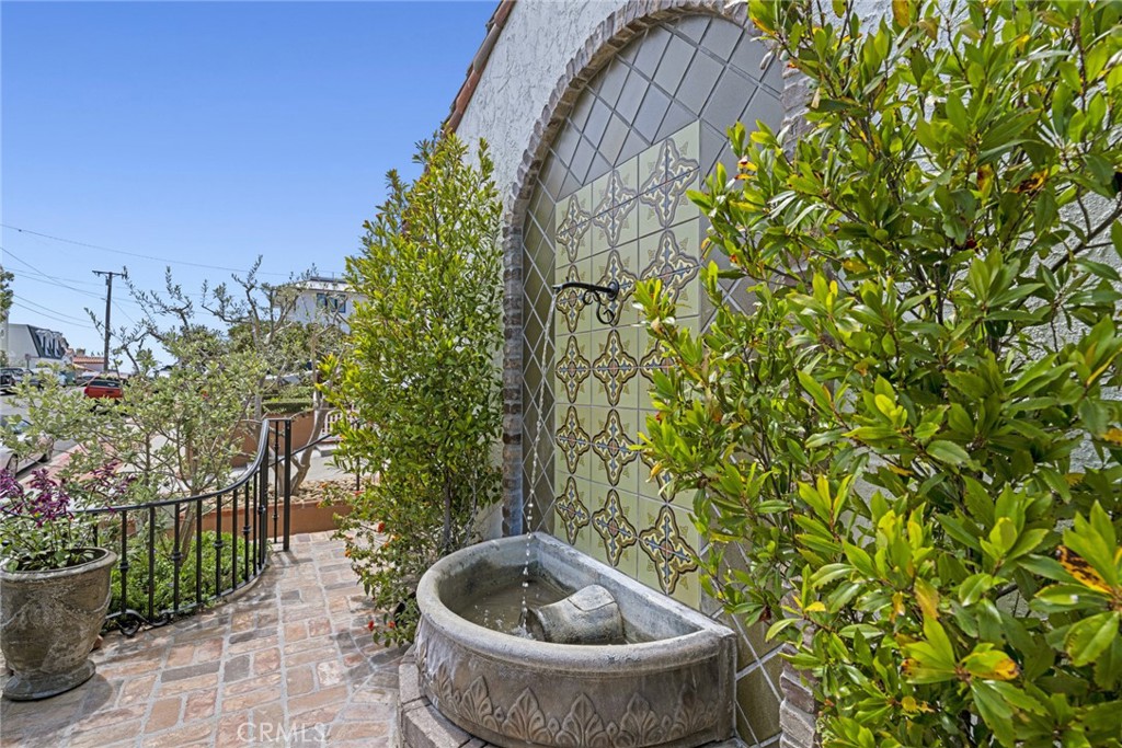 541 Hazel, Corona Del Mar CA 92625 - photo 6