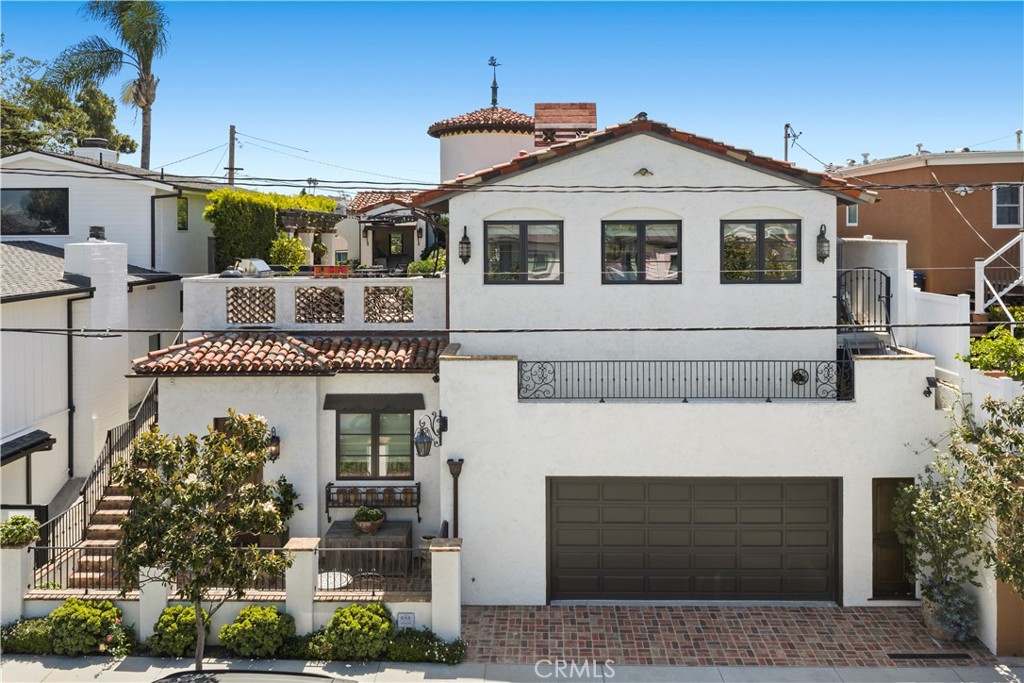 back garage and casita entrance on Poppy - 541 Hazel, Corona Del Mar CA 92625 - photo 24