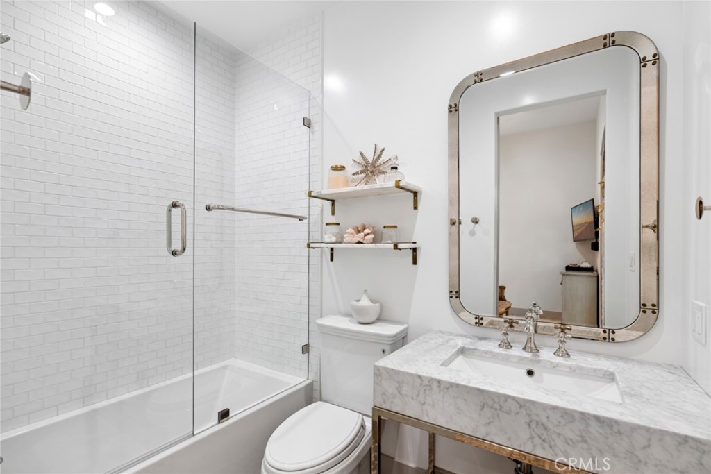 Casita Bathroom - 541 Hazel, Corona Del Mar CA 92625 - photo 26