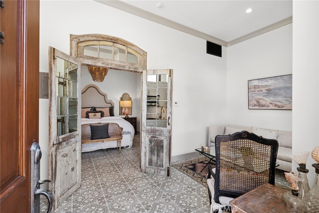 Casita Living Room - 541 Hazel, Corona Del Mar CA 92625 - photo 28