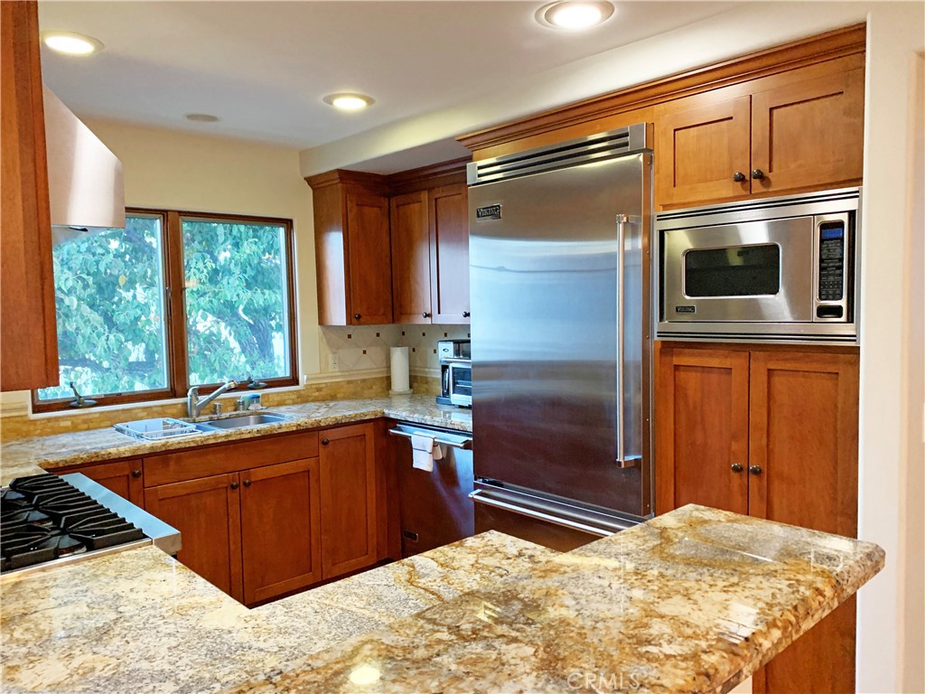 601 #1/2 Poinsettia, Corona Del Mar CA 92625 - photo 9
