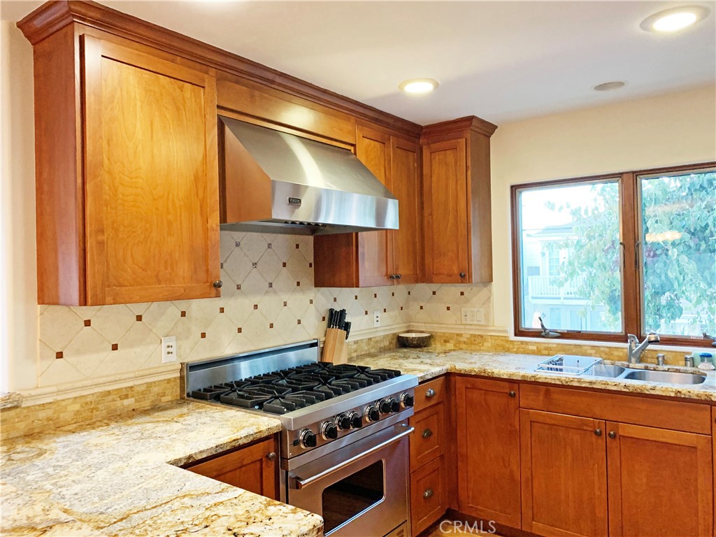 601 #1/2 Poinsettia, Corona Del Mar CA 92625 - photo 10