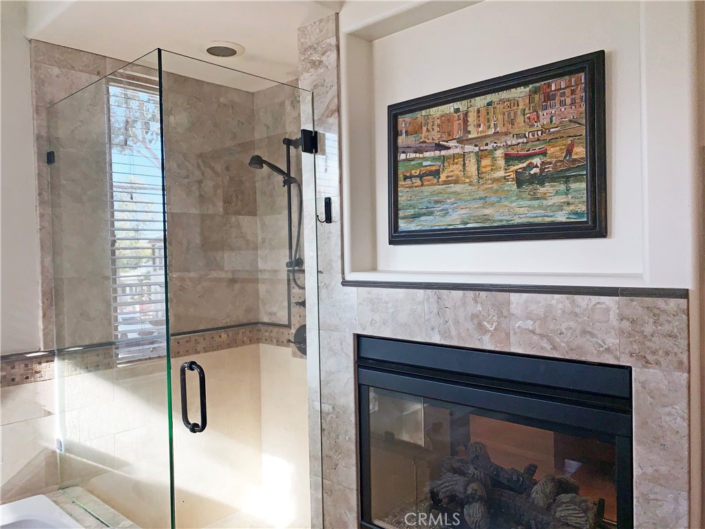 601 #1/2 Poinsettia, Corona Del Mar CA 92625 - photo 18