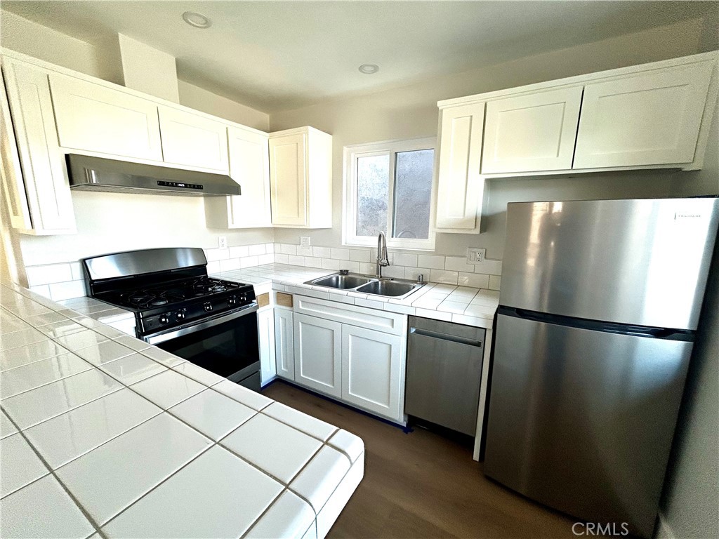 602 Begonia B, Corona Del Mar CA 92625 - photo 2