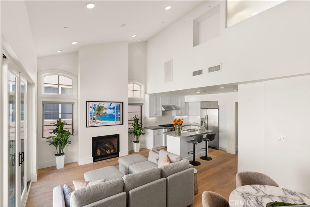 606 1/2 Marigold Avenue, Corona Del Mar CA 92625 - photo 1
