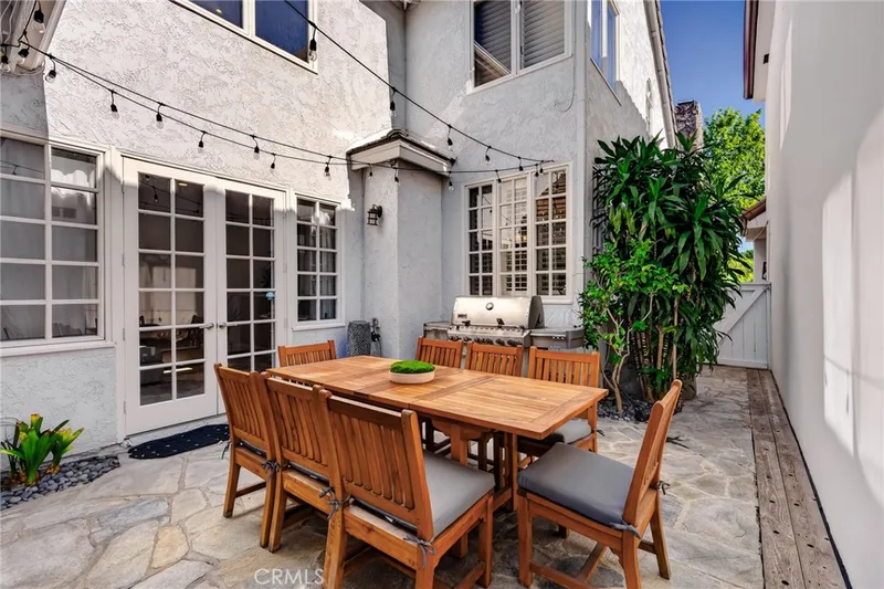 607 Dahlia Avenue, Corona Del Mar